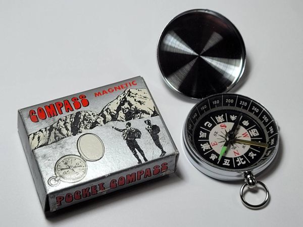 和文字表示コンパス 「POCKET COMPASS No.135-和」方位磁石 方位磁針 日本製 昭和レトロ拍卖
