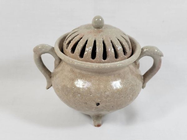萩焼 陶器製「透かし蓋双耳三足香炉」銘不明 茶道具 香道具 工芸品 USED 美品拍卖