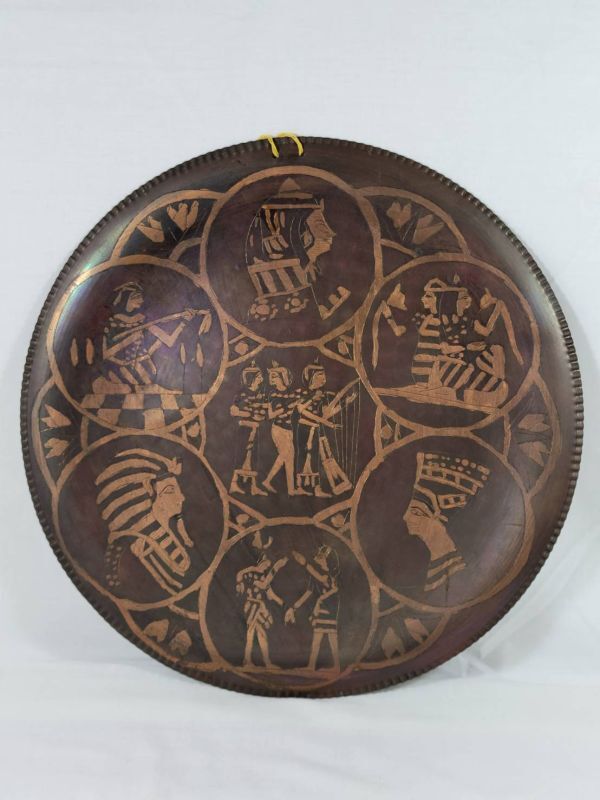 エジプトの黄銅製飾り皿 壁掛け 昭和40年代のお土産品 アンティーク 中古品拍卖