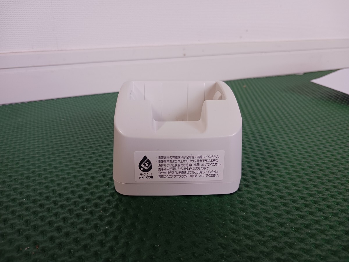 美品 F-01M 充電 スタンド ホルダー らくらくホン ドコモ純正拍卖
