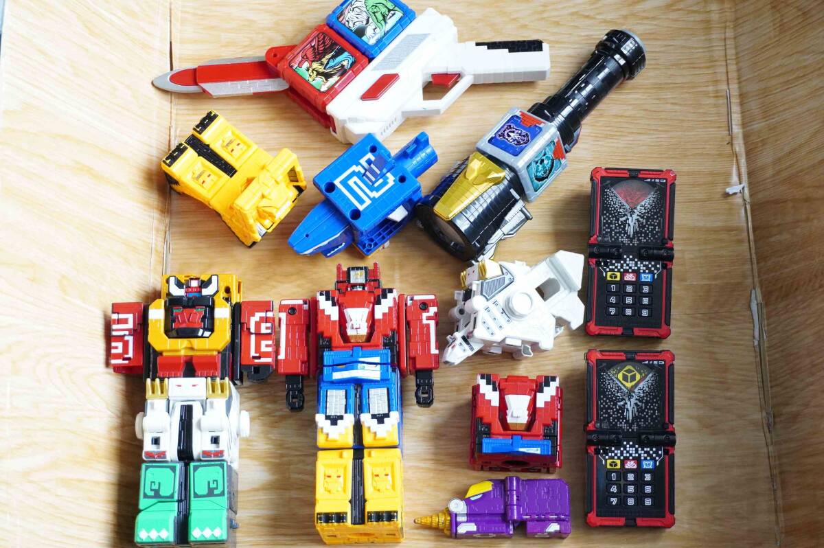 DXジュウオウチェンジャー DXジュウオウザライト DXジュウオウキング DXジュウオウワイルド キューブモグラ / 動物戦隊ジュウオウジャー拍卖