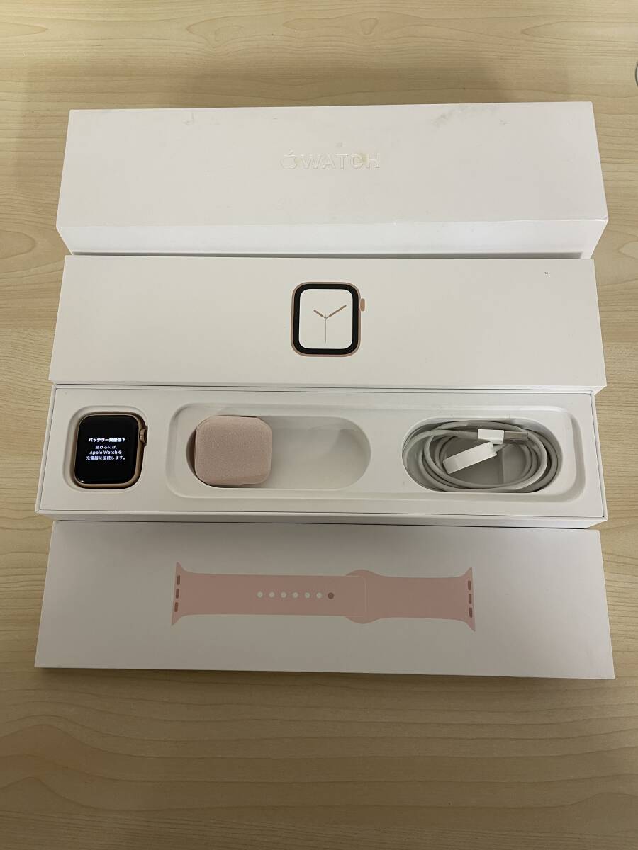 Apple Watch Series 4 GPS 40mm A1977 ピンク ベルト付き 充電器付き バッテリー最大容量69%拍卖