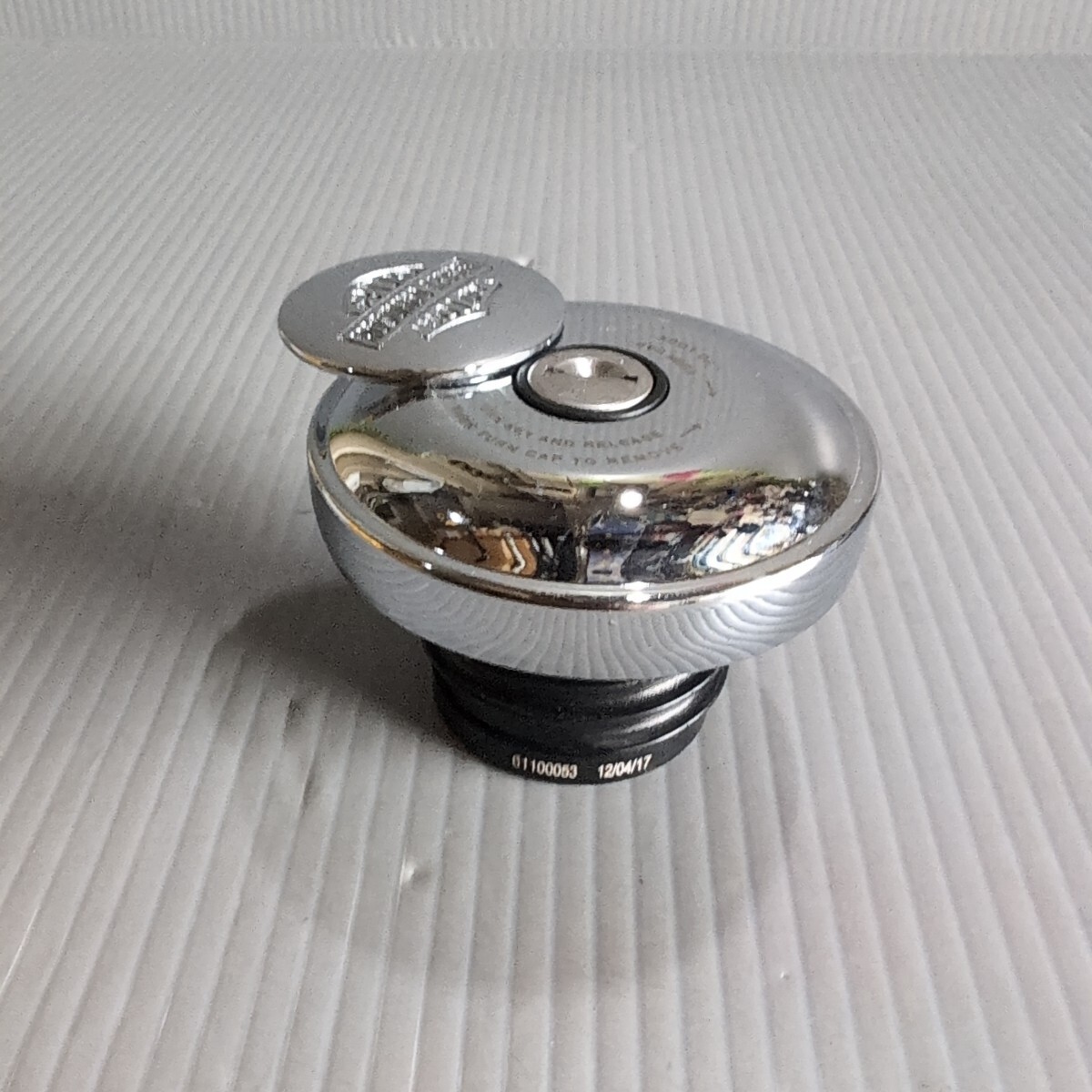 c115 ハーレー タンクキャップ 鍵無し 中古品 送料込み拍卖