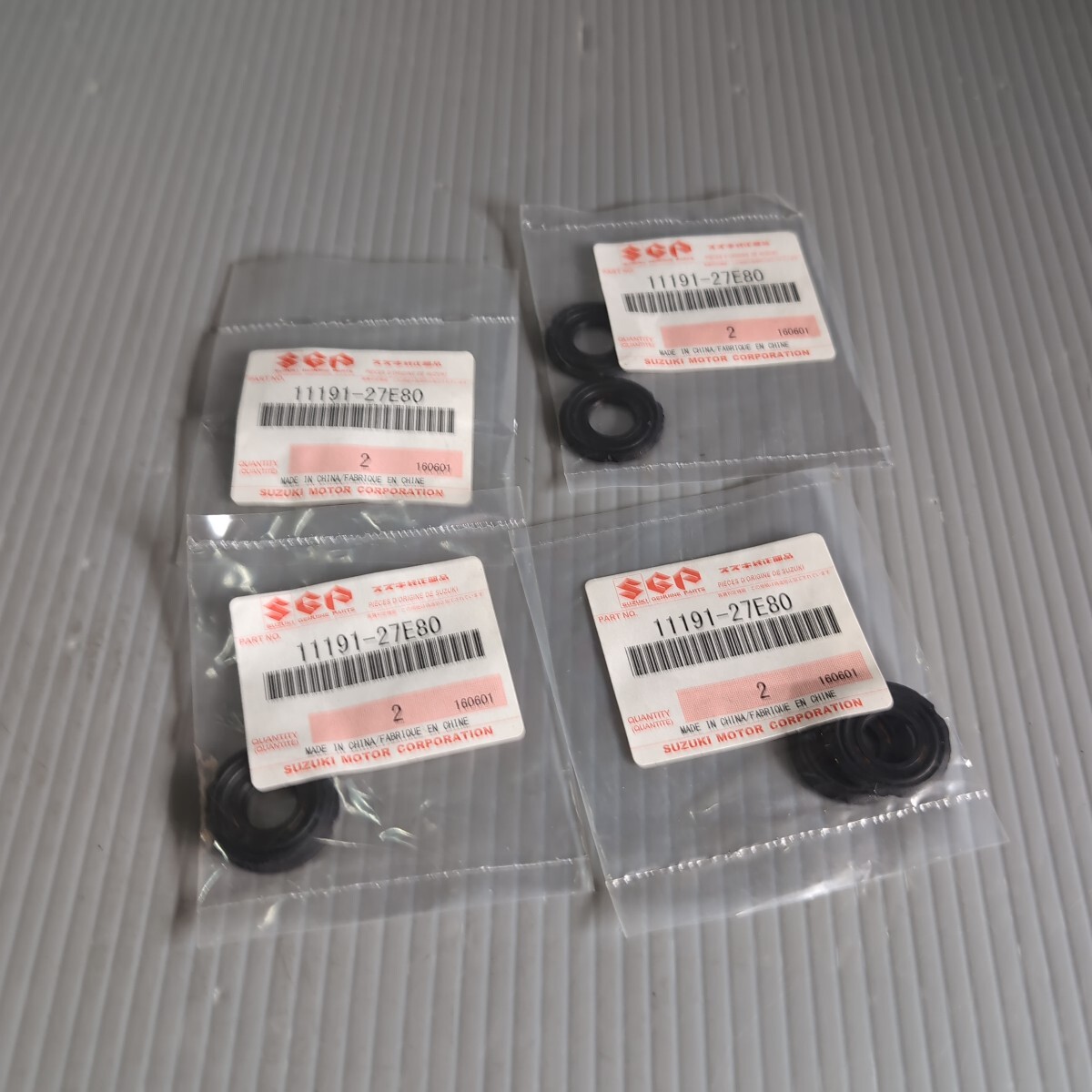 c355 スズキ純正 11191-27E80 シリンダーヘッドカバーワッシャー 2個入 4個セット 未使用 送料込み拍卖