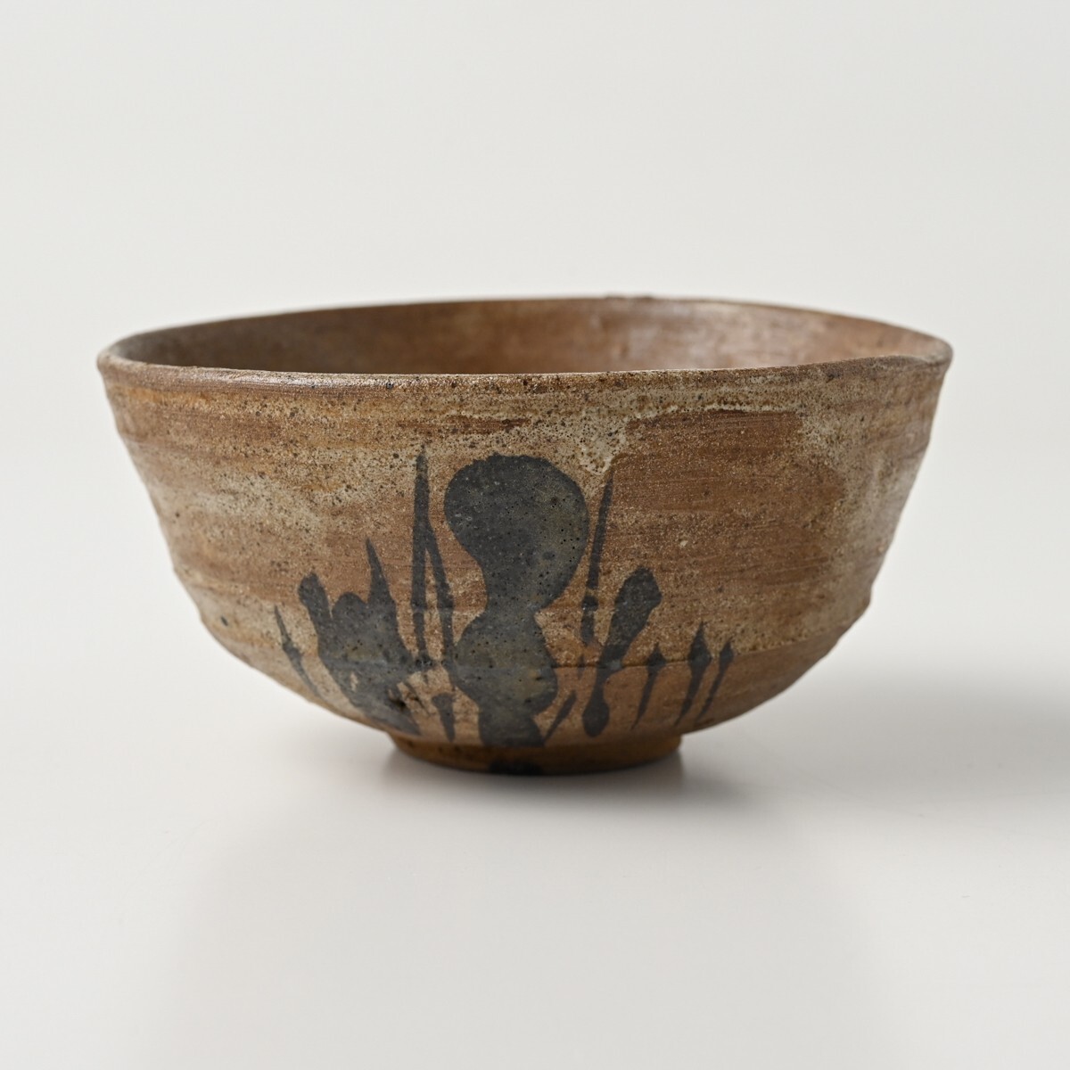 【加藤春岱造】瀬戸焼 鉄絵 茶碗 口径約120mm 高約60mm 民藝/民芸 茶道具 江戸 幕末 瀬戸 織部 唐津 骨董 古美術 古玩 アンティーク拍卖