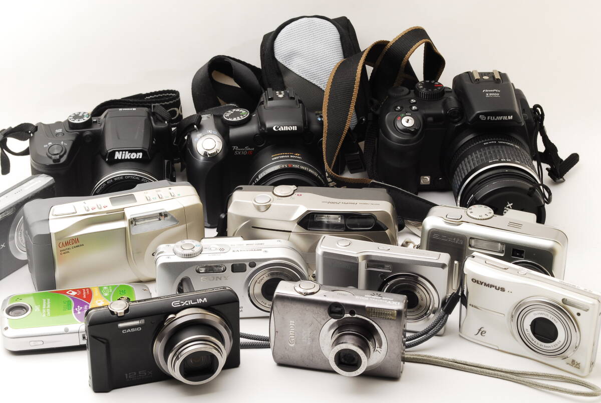 【ジャンク】コンパクトデジタルカメラ13個まとめ Canon Nikon Panasonic Olympus CASIO など IXY COOLPIX LUMIX EXILIM コンデジセット拍卖