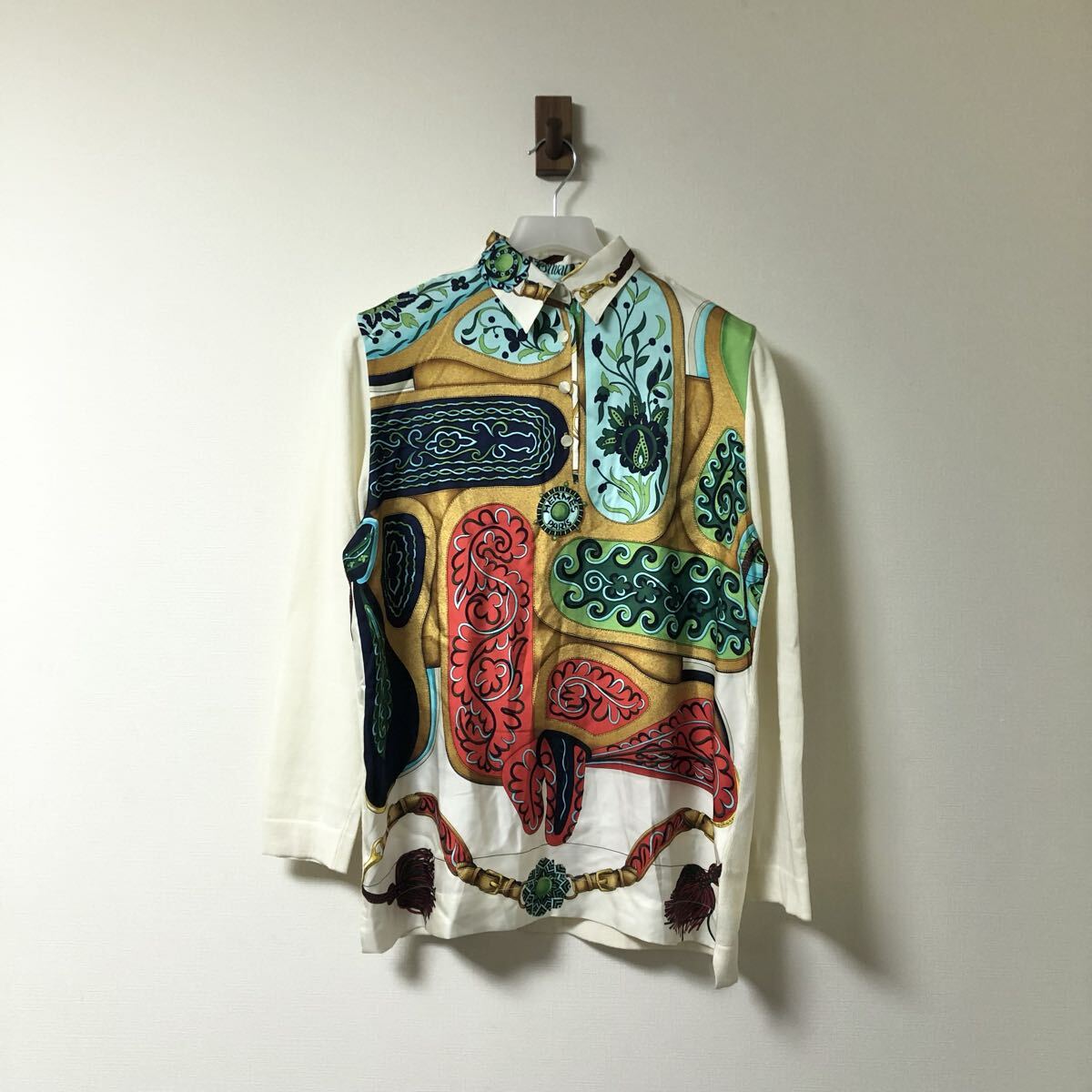 国内正規品 エルメス スカーフ柄 ポロニット シルクシャツ カシミア ブラウス カーディガン拍卖