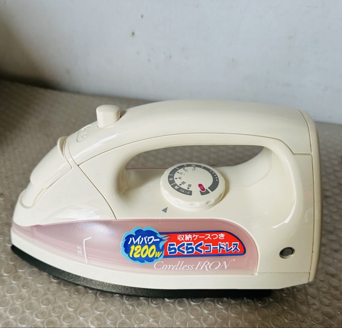 KOIZUMI コードレスアイロンKAZ-1001【動作未確認】拍卖