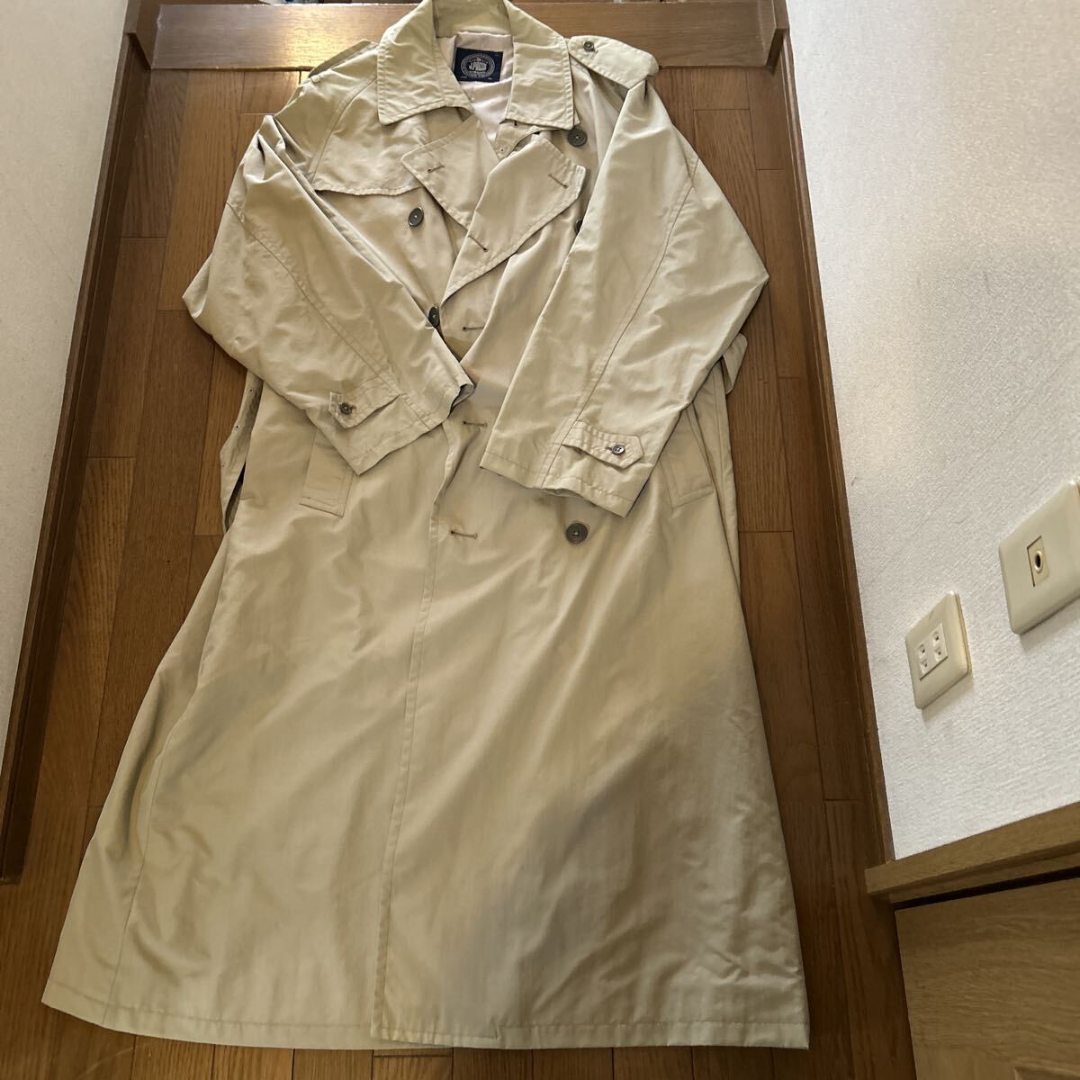 お探しの方。オンワード樫山 五大陸 サイズL ベージュ トレンチコート拍卖
