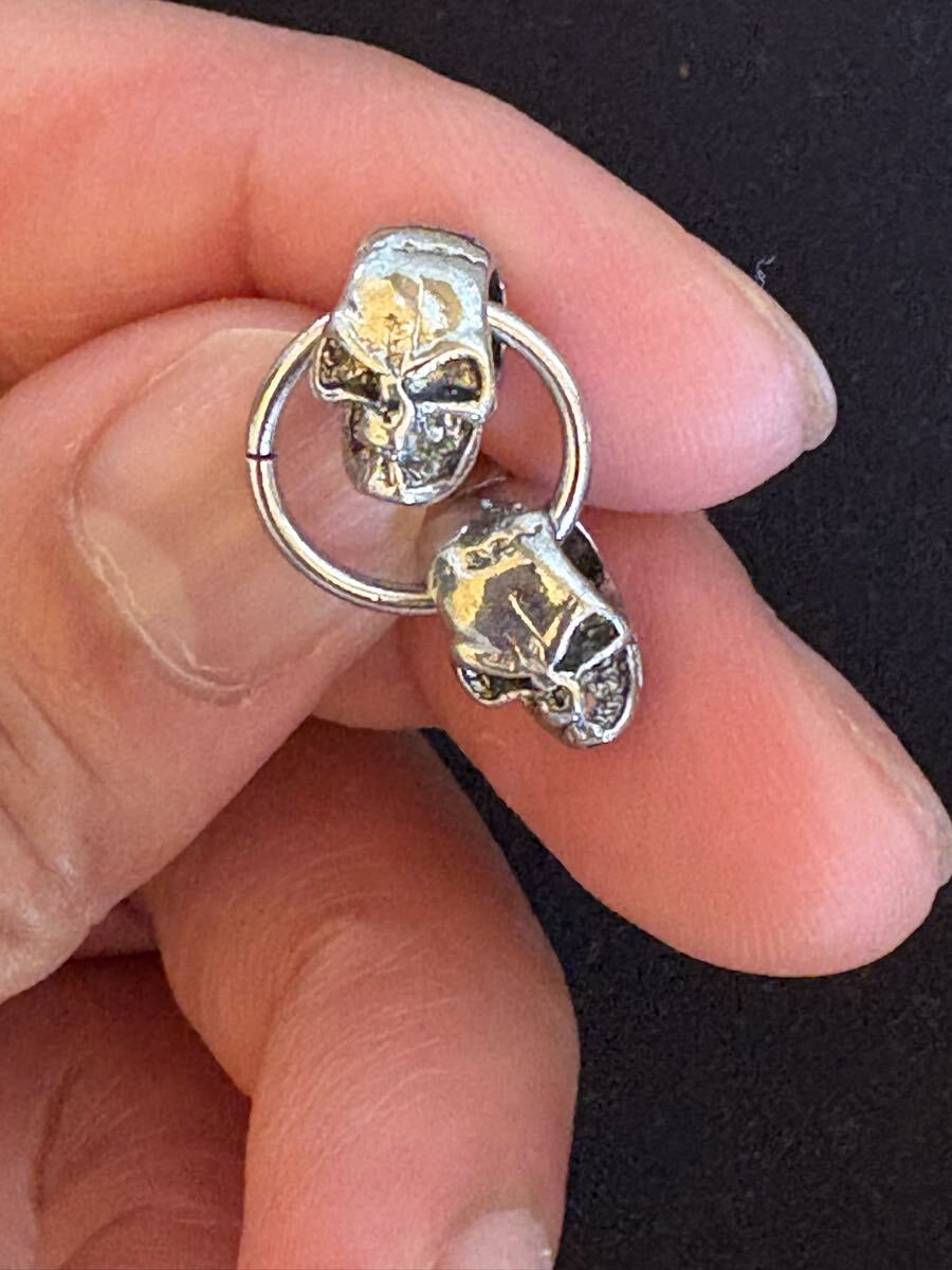 ドクロ 骸骨 ピアス メンズ ハロウィン ロックファッション シルバーピアス拍卖