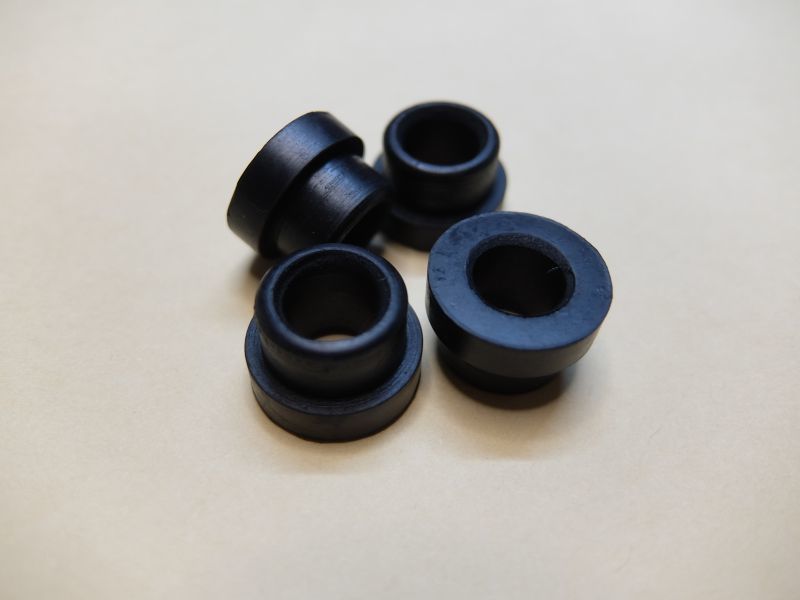 即決 RZ250 RZ350 584-83541-00 メーターブラケット ダンパ RZ250R RZ350R SR400 SR500 SRX400 XJ400 XJ750 RZ125 TZR250 RD250拍卖