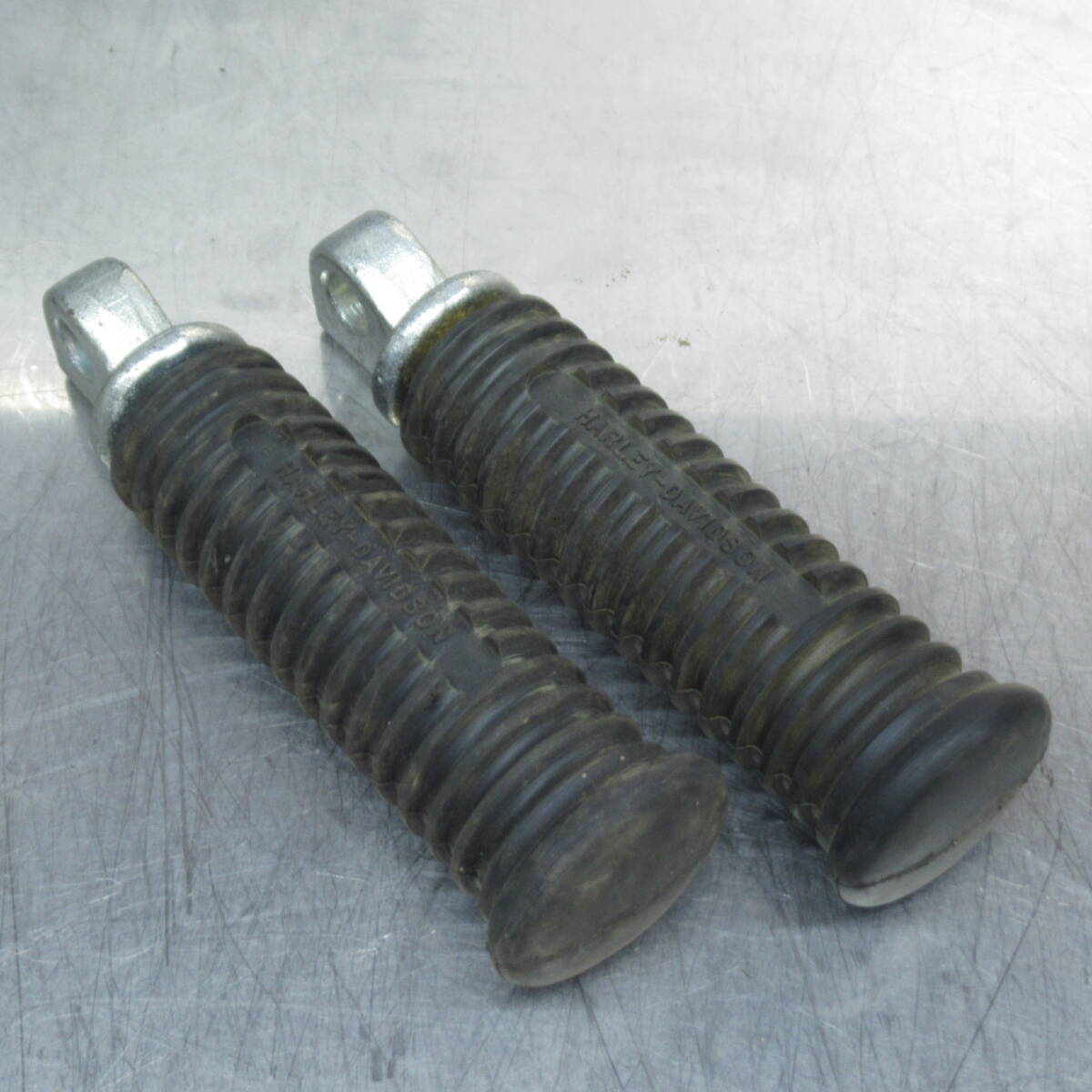 ハーレー 純正 フットペグ ステップバー 細目 スポーツスター XL XLH 当時物【060】USA-P-390拍卖