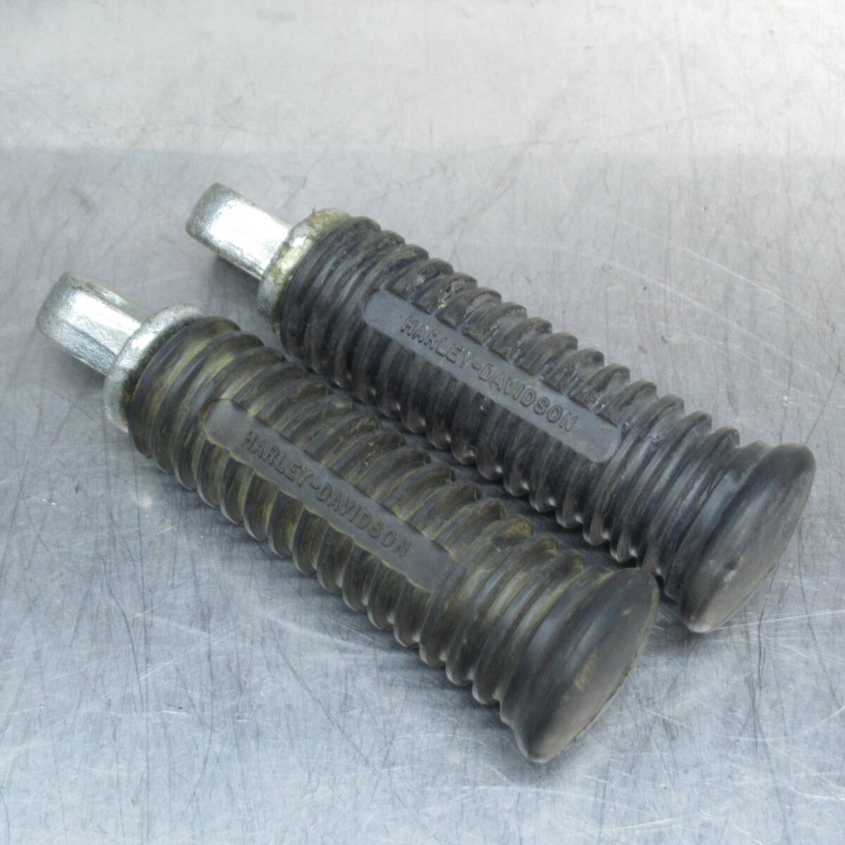 ハーレー 純正 フットペグ ステップバー 細目 スポーツスター XL XLH 当時物【060】USA-P-391拍卖