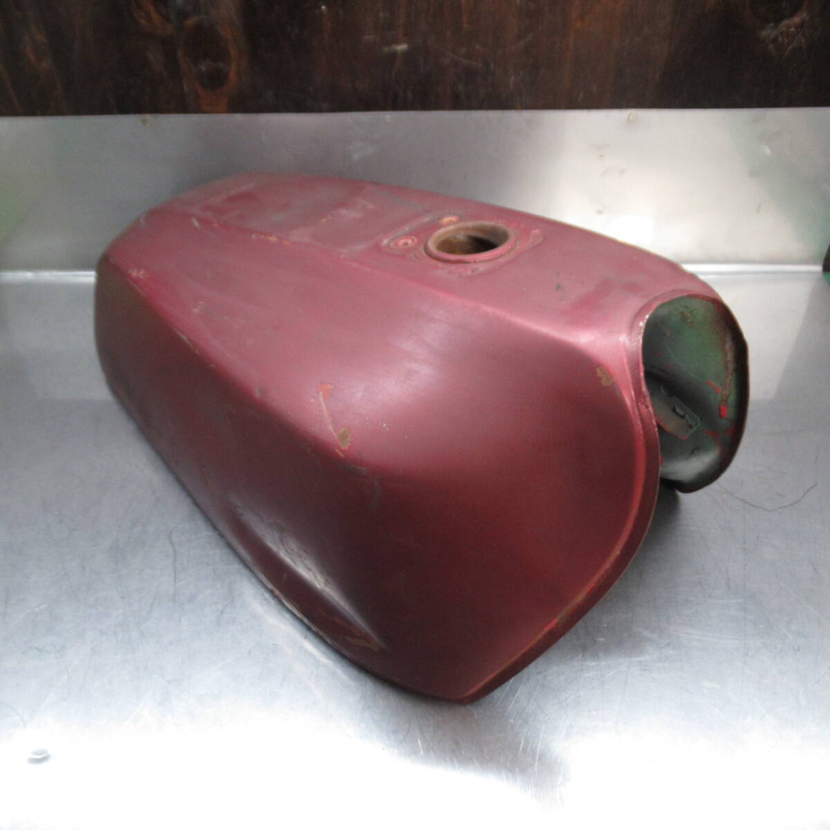 カワサキ Z550GP KZ550D 純正フューエルタンク 燃料タンク レストアベース 当時物【160】USA-P-445拍卖