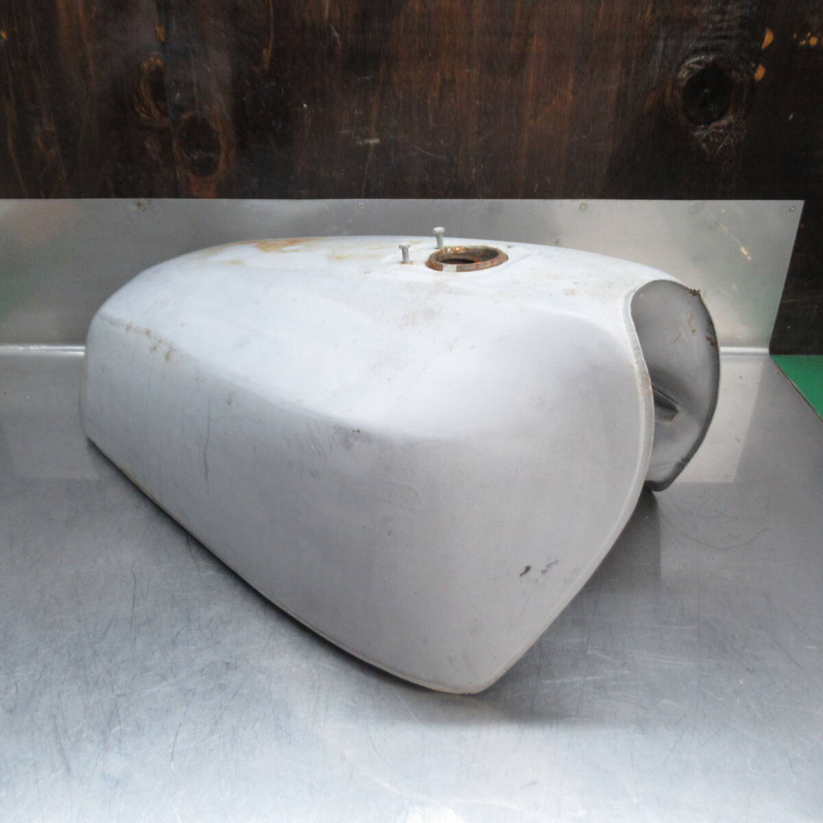 カワサキ Z400J KZ500 純正 フューエルタンク 燃料タンク コック付き 当時物 レストアベース 検)Z400FX Z550FX【160】USA-P-458拍卖