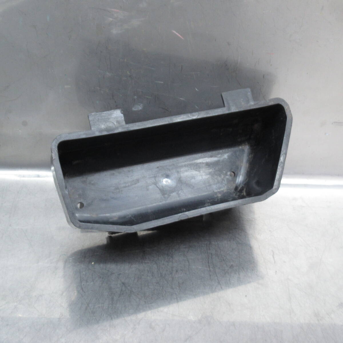 カワサキ KZ550 純正 ツールボックス ツールトレー 小物入れ 当時物 検)Z550FX Z400FX Z500【060】USA-P-552拍卖