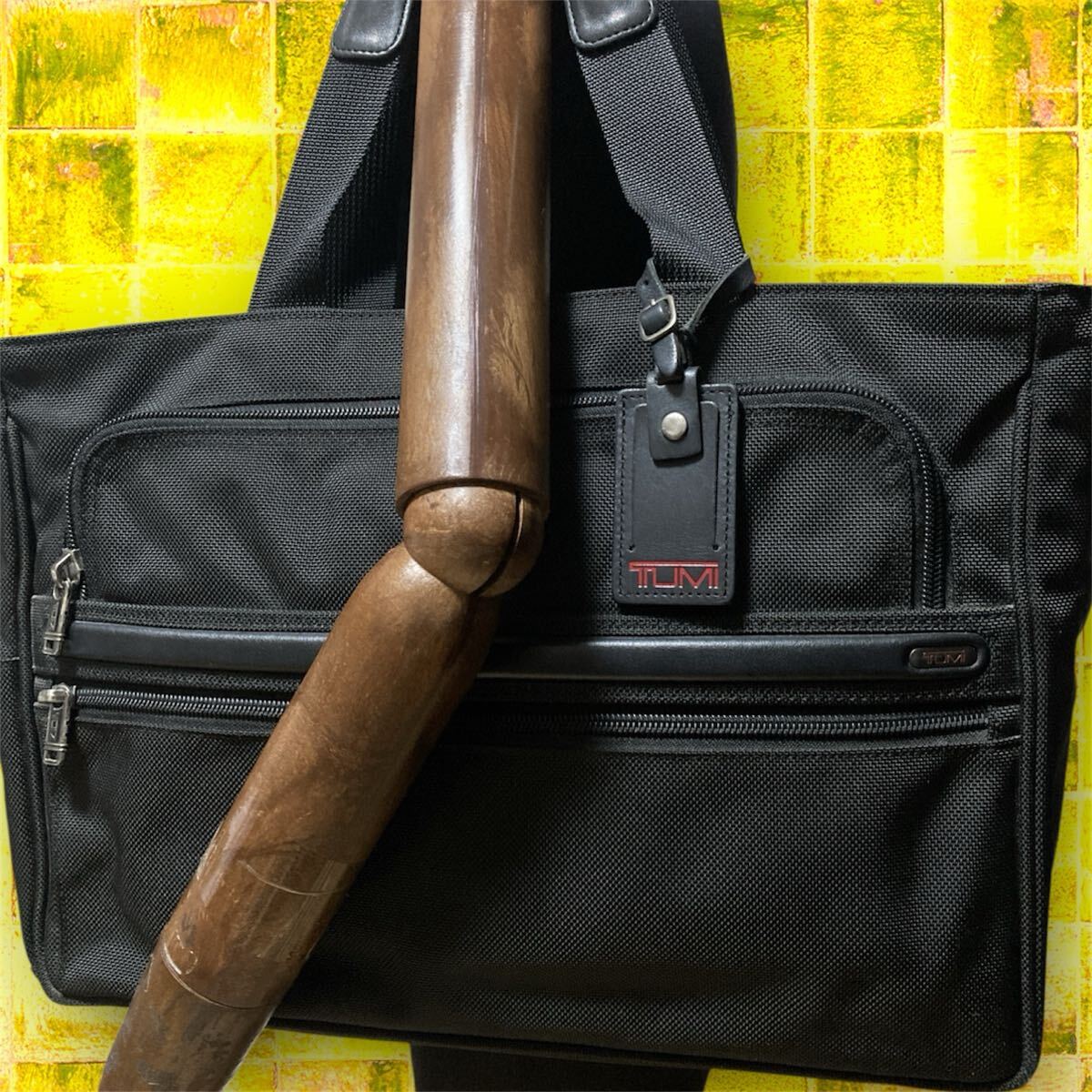 99Y251010F 上美品 TUMI トゥミ メンズ 検 トートバッグ ブリーフケース ショルダーバッグ リュック ボストンバッグ レザー キャリー 黒拍卖