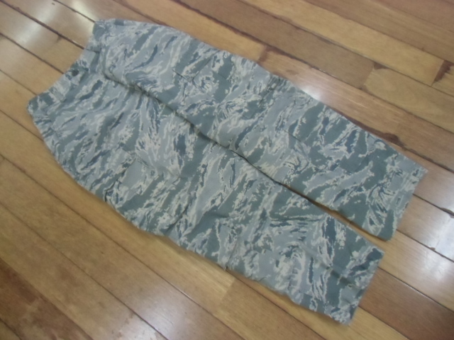 18M ミリタリー サバゲー コンバット 米軍放出品 実物 迷彩服 作業服 カーゴパンツ パンツ ズボン タイガー カモフラ レディース W約72〜㎝拍卖