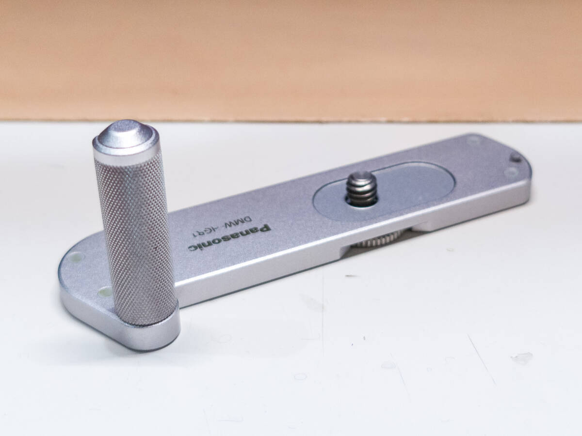 【激レア 超希少】Panasonic (パナソニック) LUMIX GM1 / GM1S / GM5 用ハンドグリップ DMW-HGR1-S シルバー拍卖