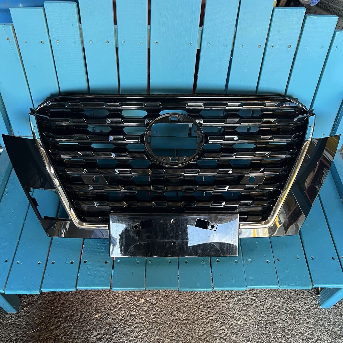 キックス P15 純正 フロントグリル 62310-5RY0A ブラック拍卖