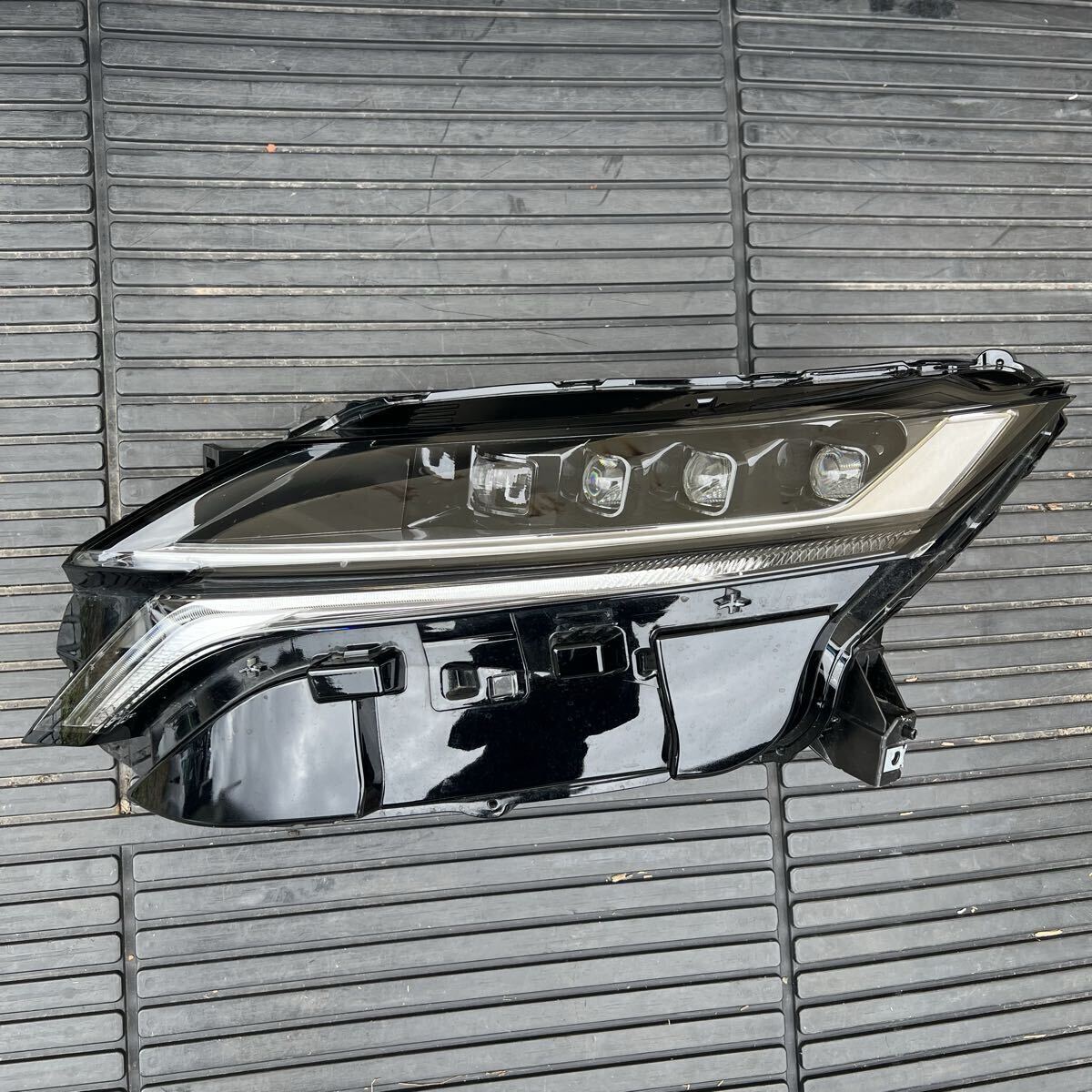 日産 AURA/オーラ FE13 左ライト/左ヘッドライト LED 純正 ICHIKOH 26060-6XL2A 【C】 ジャンク拍卖