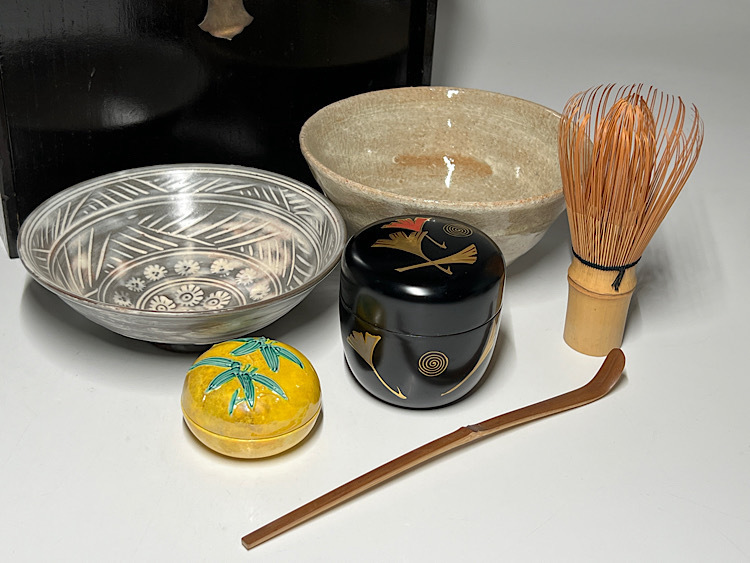 【瑞】木製茶箱 茶器 茶道具 一式 (茶碗 茶筅 茶杓 香合 棗(木製))拍卖