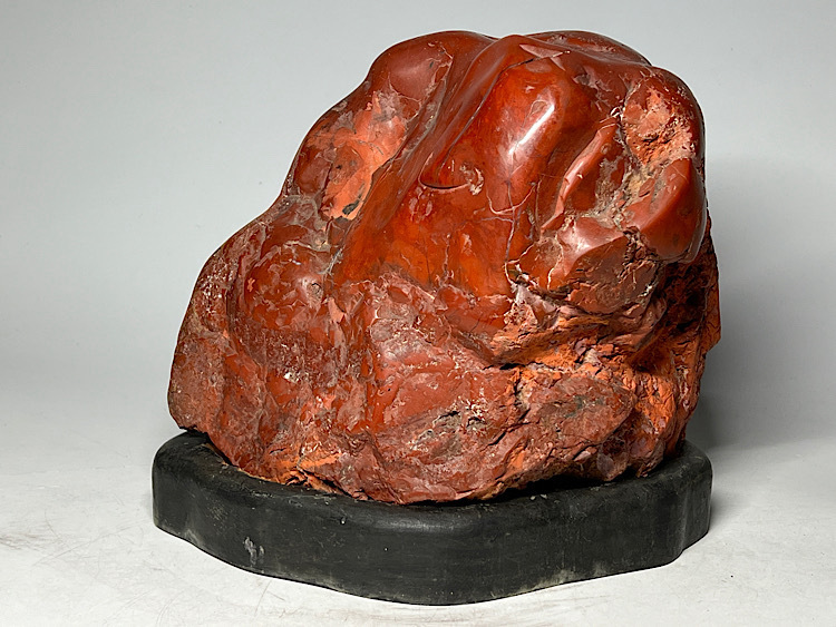 【瑞】佐渡赤石 鑑賞石 天然石 自然石 盆石 台座付 総重量:約9.8kg 拍卖