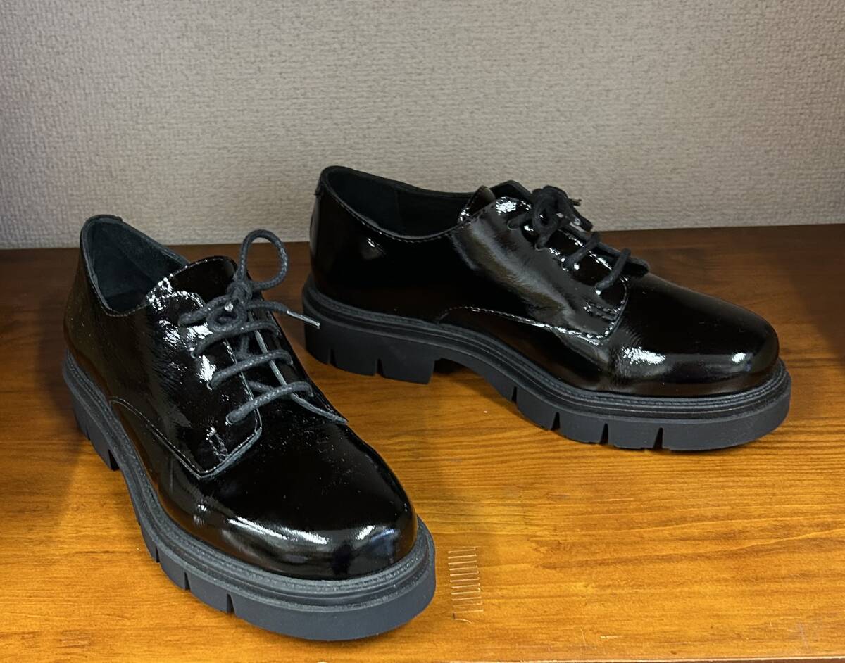 新品☆BUENO★高級ソフト本革製のレースアップシューズ☆黒・エナメル☆23.5㎝拍卖