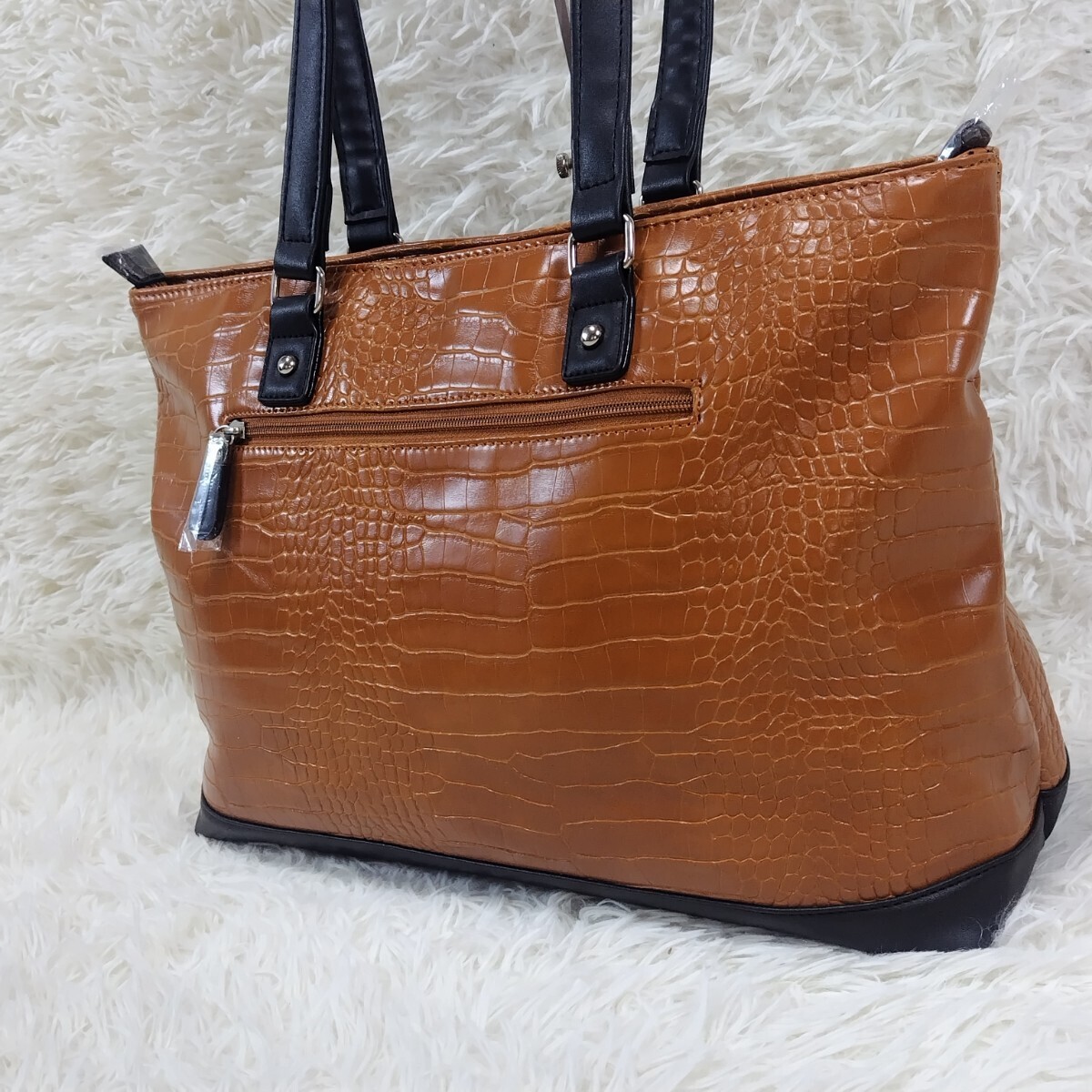 新品タグ付き トートバッグ 肩掛け ビジネス ビジネスバッグ 大容量 A4可 A4収納 PC収納 クロコ型押し 合成皮革 自立型 PIAJ メンズ 舟型拍卖