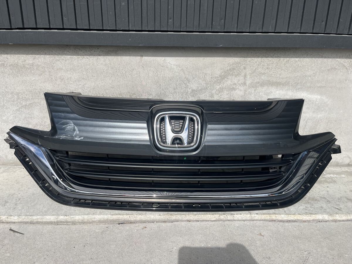 044【ホンダ:フリードHB】純正グリル GB5 GB6 GB7 GB8 ※小傷あり※佐川急便着払い拍卖