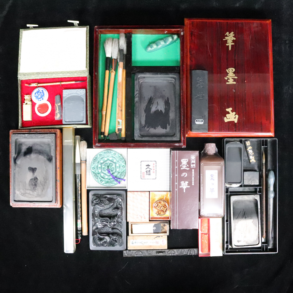 ★書道道具 まとめ 墨 筆 硯 すずり 文鎮 大長峰兼 胡同文 藍製 習字 セット箱付き 龍柄 墨汁 _JFJ_C1021-F016拍卖