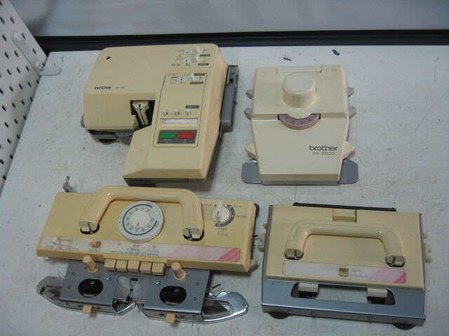 ★ブラザー編機パーツ 4個 オートキャリジアンドレKG-95/アーガイルキャリジ/トピカル-3/レースキャリッジ 動作不明/ジャンク拍卖