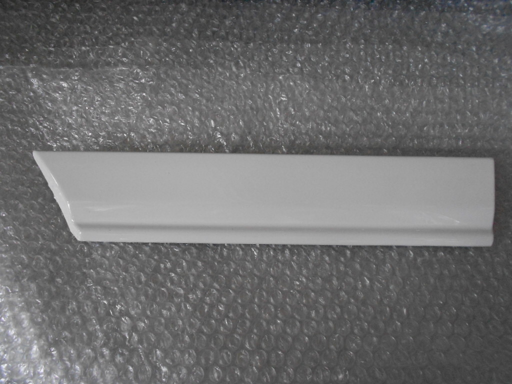 FC3S★純正中古部品★後期用★サイドモール★リアフェンダー用★左★ツメ4か所ご存命★白系★拍卖