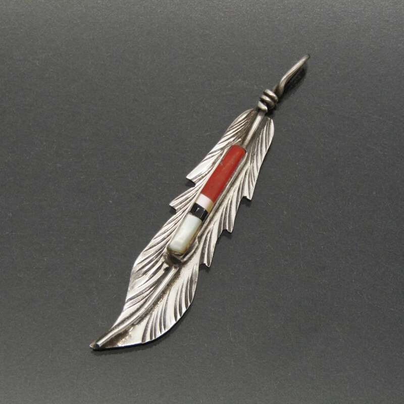 Freddie Barney ナバホ族 ペンダント インレイ フェザー フレディバーニー トップ 羽 コーラル シェル メンズ レディース 28011012拍卖