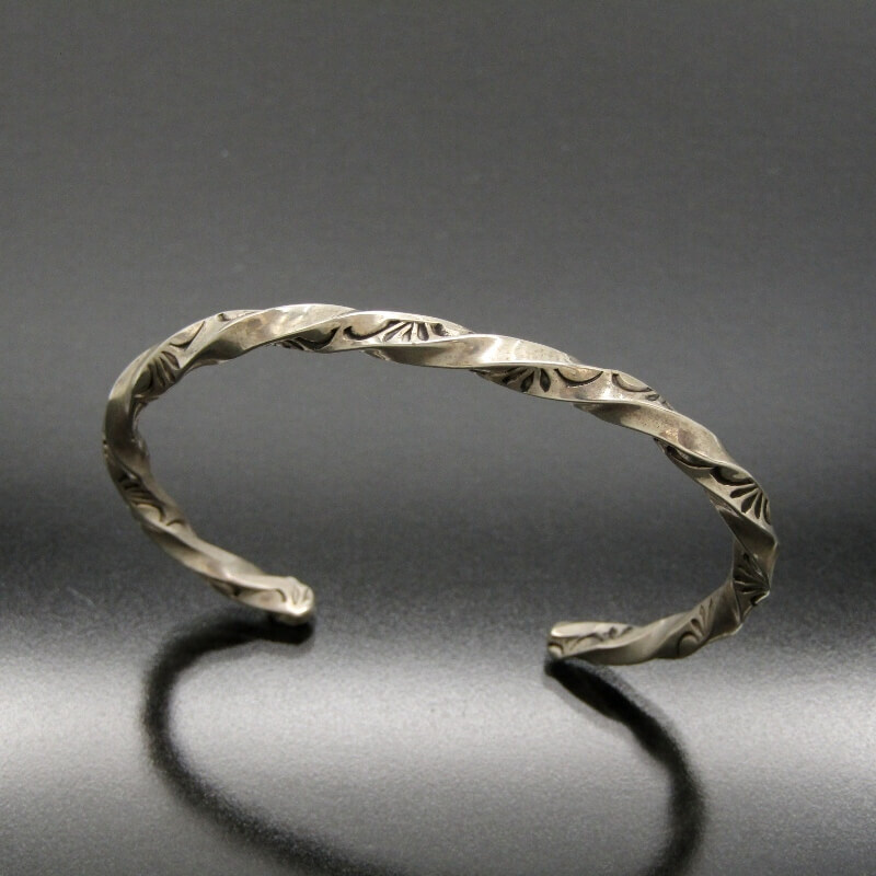 Navajo ナバホ族 バングル ツイスト スタンプワーク ブレスレット メンズ レディース 28010963拍卖