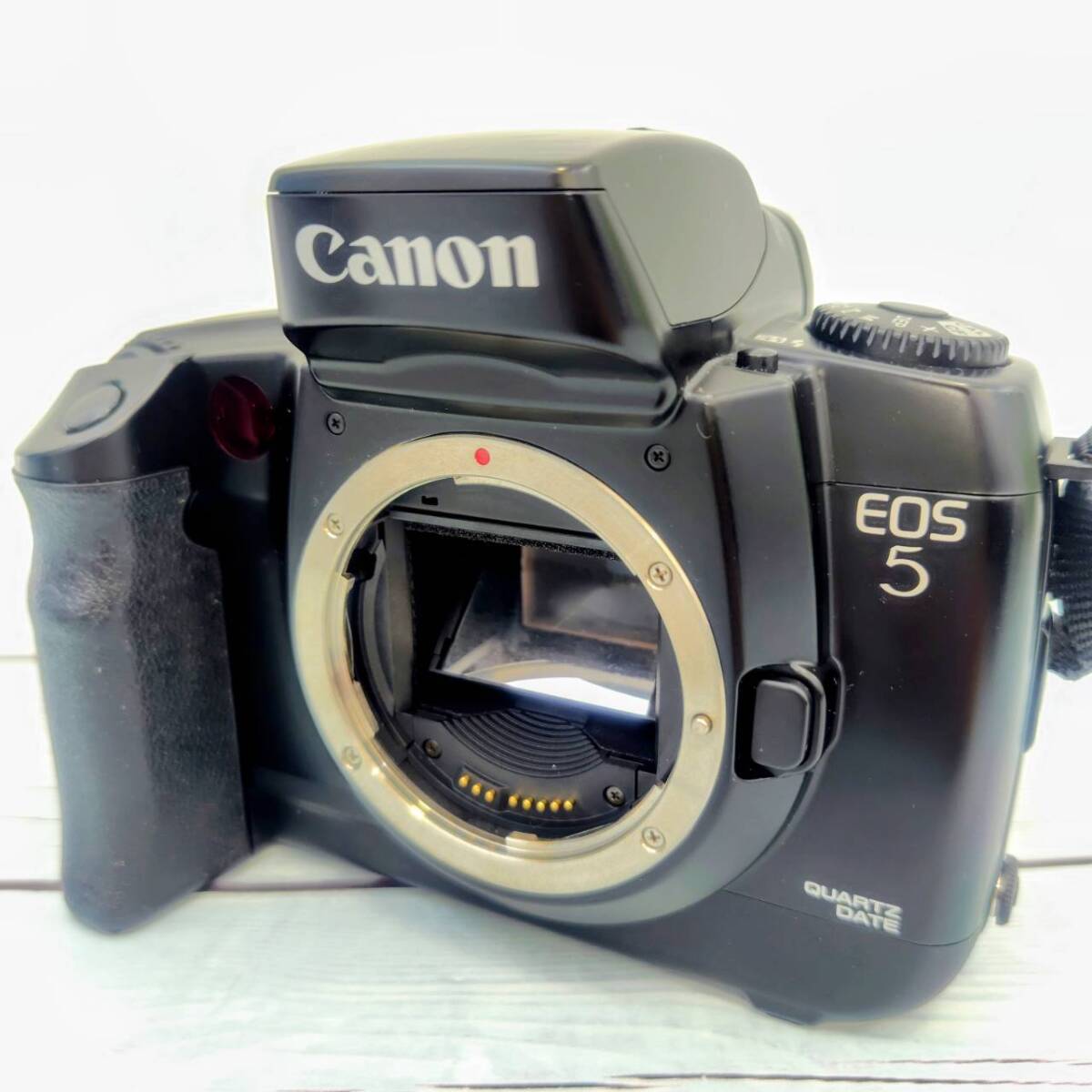 ◎魅惑のフィルムカメラ三点セット! Canon EOS5 QD 動作未確認、EF28-105mm F3.5-4.5 USM、EF100-300mm F4.5-5.6 USM セット【157MK】J27拍卖