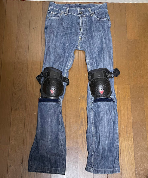 ダイネーゼ Dainese 大特価処分格安 超高強度 ジーンズ ウエスト30インチ(着脱式)膝 脛パット付き 安全装備 1拍卖