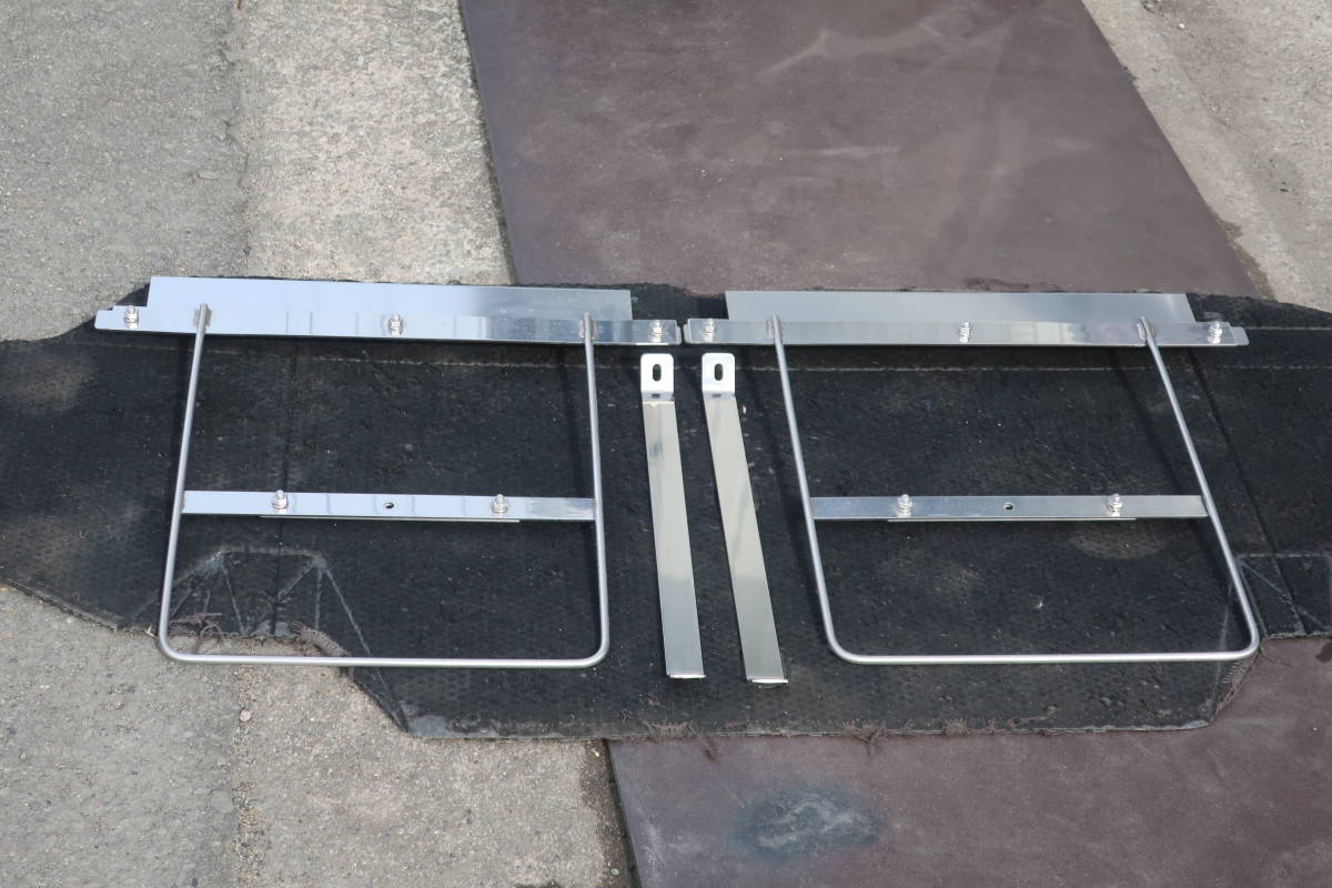 R3 CYJ77CA ISUZU GIGA いすゞ ギガ 4軸低床 G-CARGO 純正 リア 泥除け 泥よけ 固定 取り付け ブラケット ステー 左右 SET 新車外し NO60拍卖