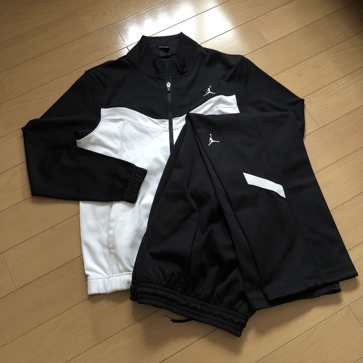 メンズ男性★ナイキ★ジャージ★上下セット★セットアップ ★黒白★Sサイズ拍卖