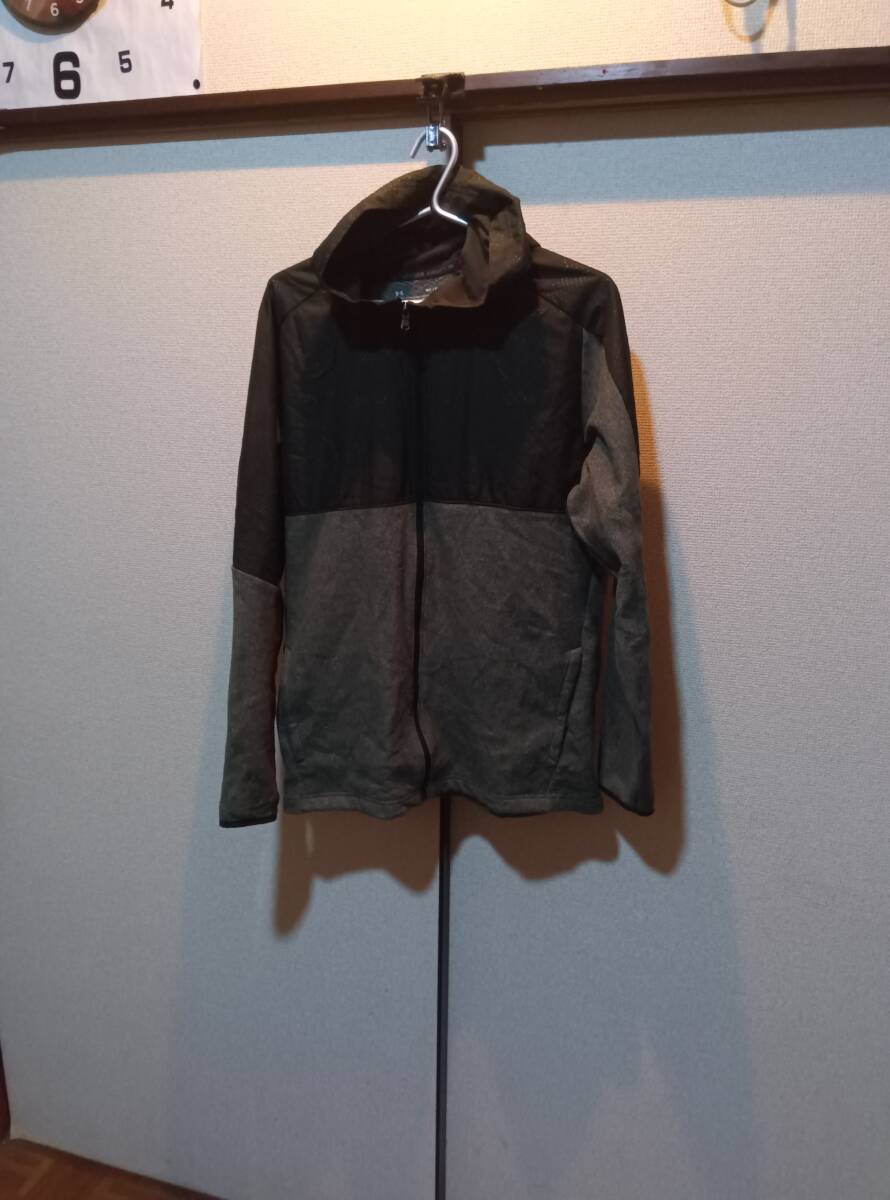サイズMD■UNDER ARMOUR(/アンダーアーマー■ハーフジップパーカー●グレー/ブラック used◆ 拍卖