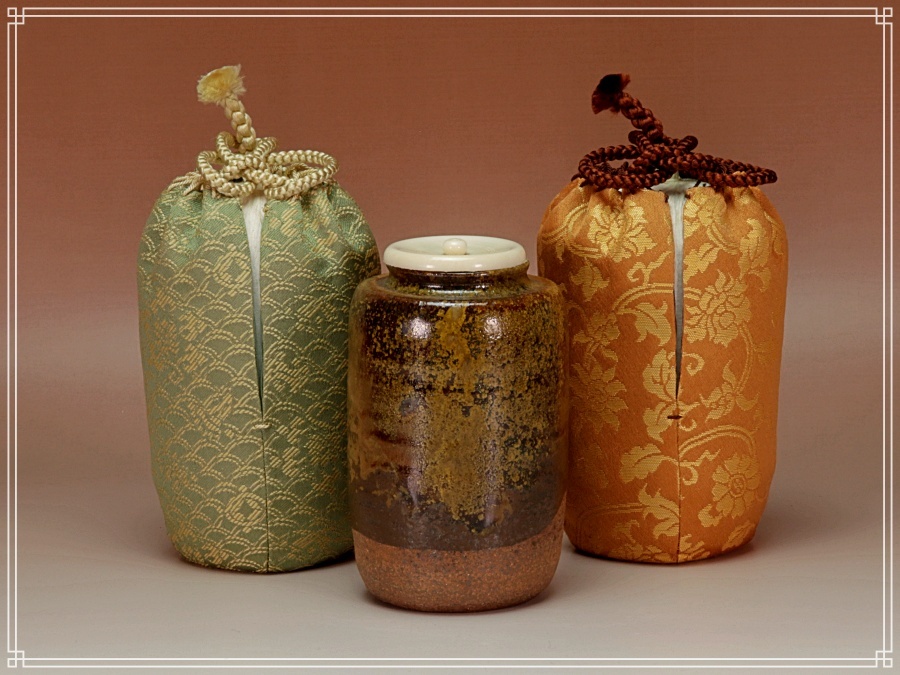 【ZEN】 表千家流 尋牛斎 久田宗也書付在判 丹波茶入 銘『花筏』 丹波焼 相野窯 女流作家 石田陶春作 茶道具 -保証品-拍卖