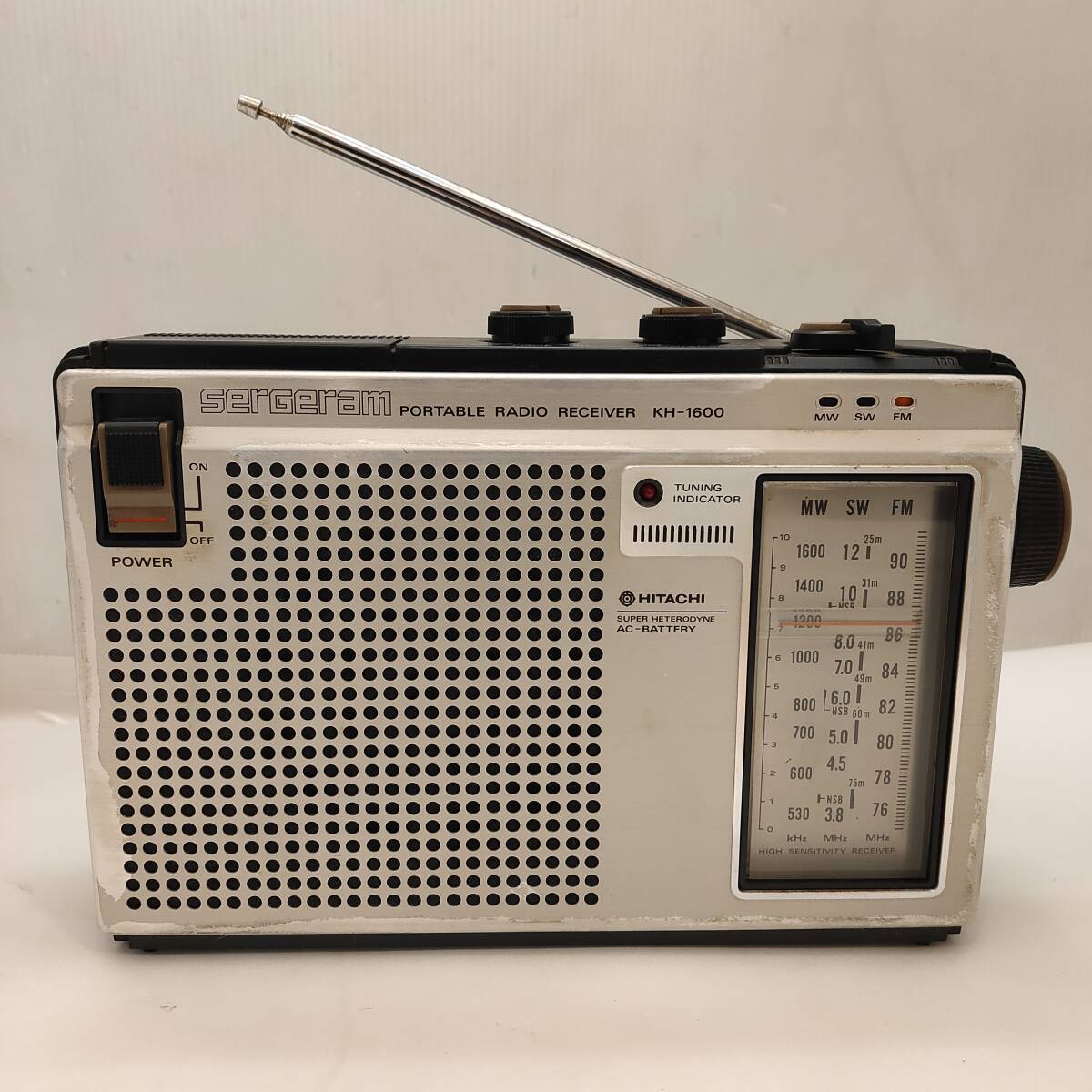 101901●ジャンク品 日立 SERGERAM サージラム KH-1600 (FM/SW/MW) 3バンドラジオ●拍卖