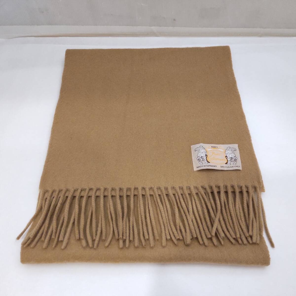 Y102807■カシミヤマフラー ベージュ カシミヤ100% 長さ約129cm+フリンジ約6.5cm 幅約28.5cm ドイツ製 一部起毛部分の剥がれあり■拍卖
