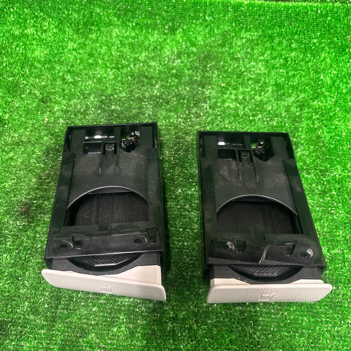 B21Wデイズ ドリンクホルダー 左右 6-2拍卖