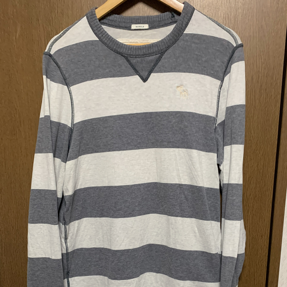 L【Abercrombie & Fitch|長袖Tシャツ】アバクロンビー&フィッチ グレー×オフホワイト系 ロングスリーブ アバクロ拍卖