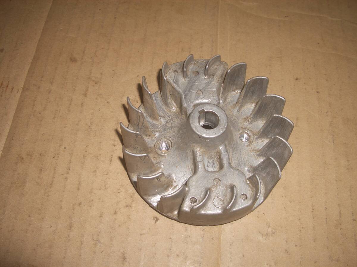 ニッカリ刈払い機 SXD3510 三菱TB33 フライホイール拍卖