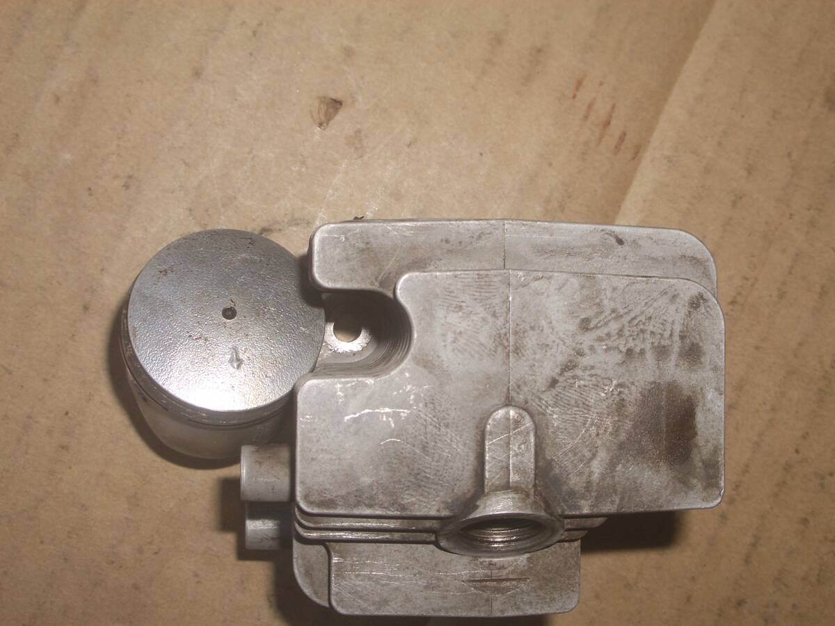 アグリップ BZX263H その2 ピストン、シリンダーヘッド ゼノアエンジン製 拍卖