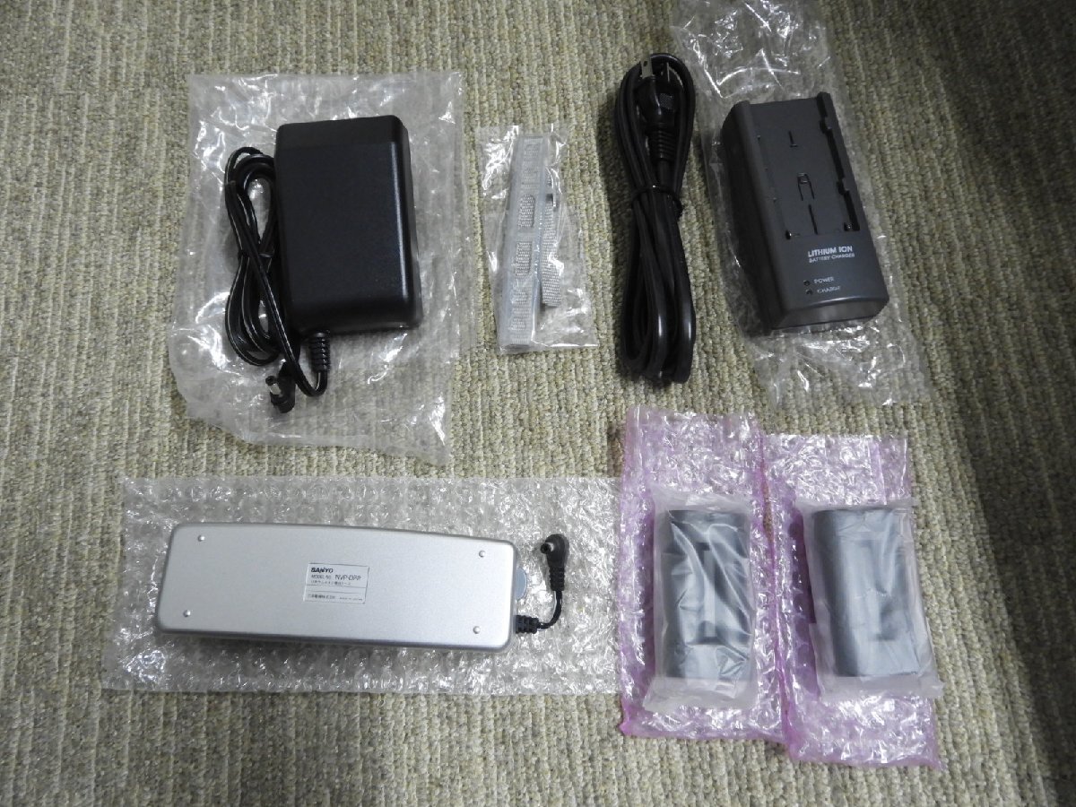 未使用 SANYO ゴリラ NVP-DP2 リチウムイオン電池パック ポータブルナビ用 9VACアダプター NVP-AC7(5819)拍卖