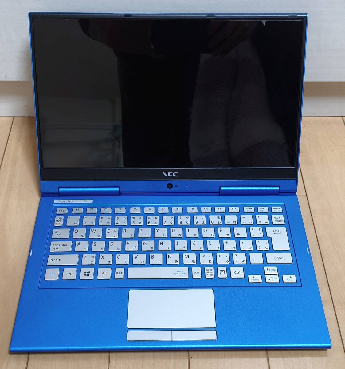 Win11Pro フルHD 超軽量870g タッチパネル コンバーチブル2in1拍卖