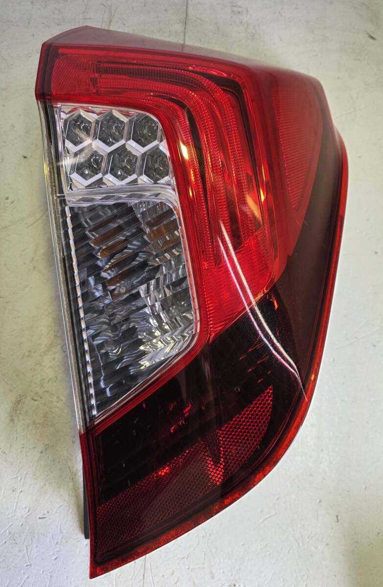ホンダ フィット GP5 テールランプ 右拍卖